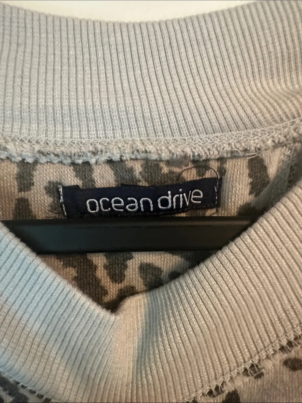 Ocean Drive Taupe and Black Animal-Print Crewneck Sweatshirt M